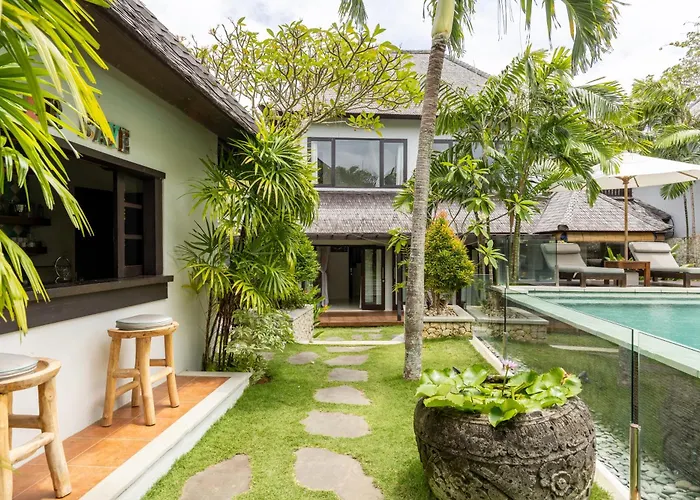 Fraser Baye Villa *